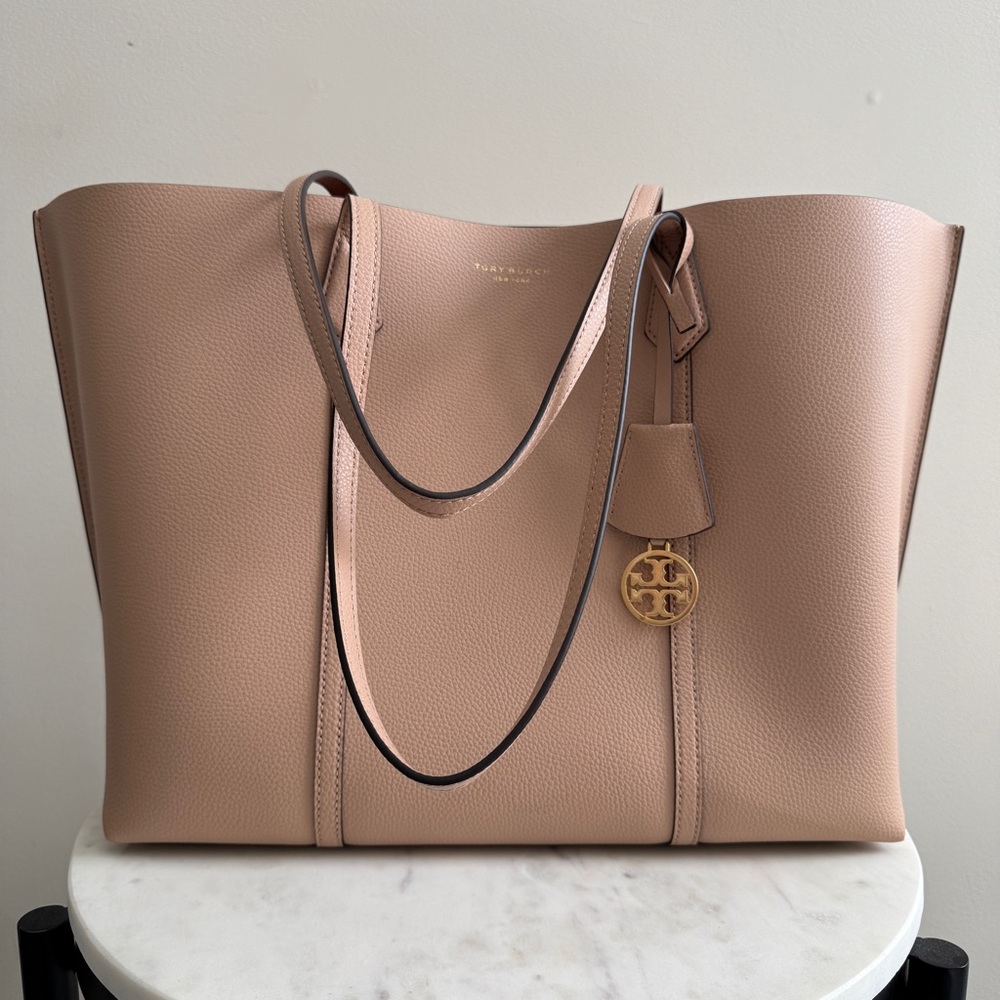 NWOT, Tory Burch Perry Triple Compartment Tote in Devon Sand